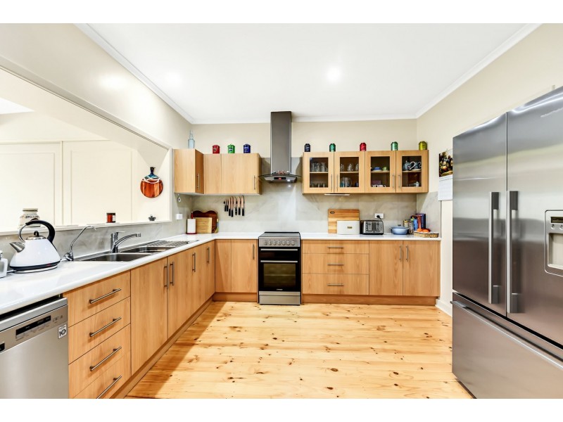 28 The Parkway, Victor Harbor SA 5211