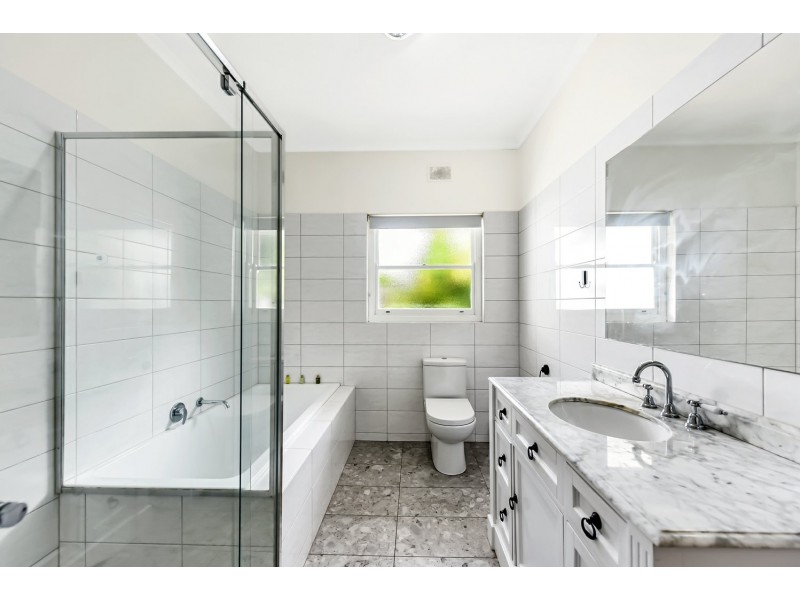 28 The Parkway, Victor Harbor SA 5211