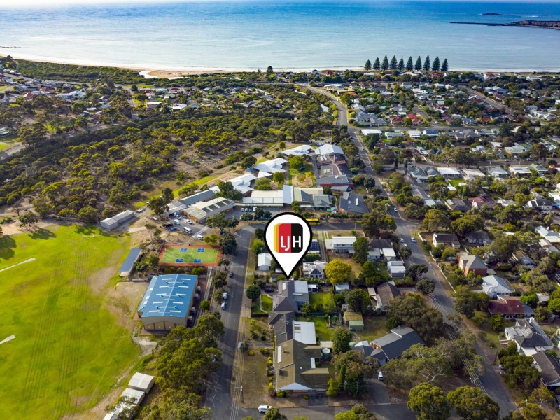 28 The Parkway, Victor Harbor SA 5211