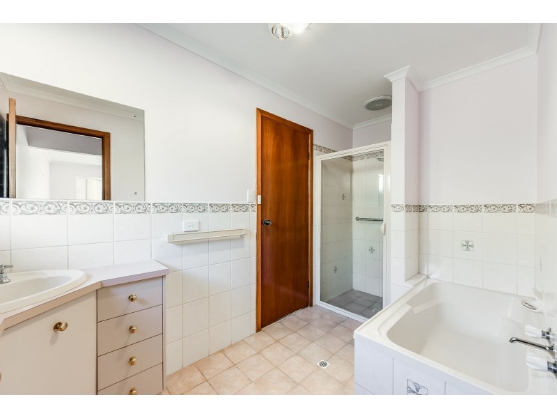 3 Ainslie Roberts Drive, Encounter Bay SA 5211