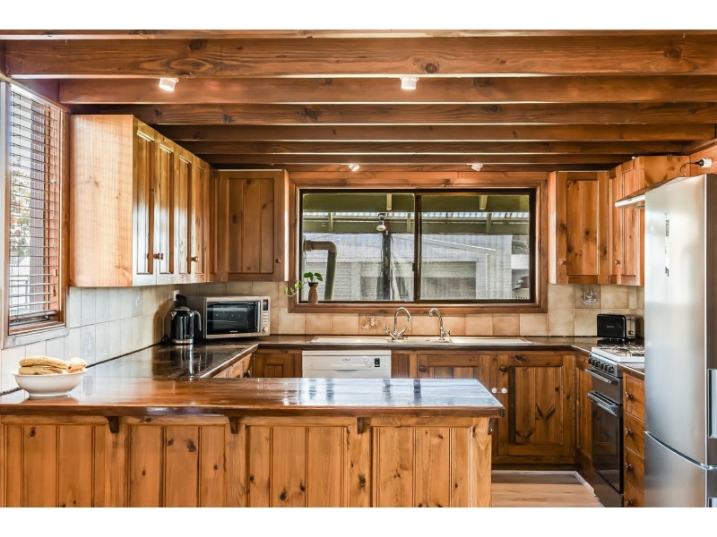 33 Russell Street, Encounter Bay SA 5211