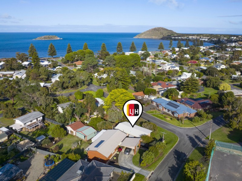 10 Coorong Crescent, Encounter Bay SA 5211