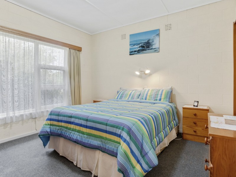 10 Coorong Crescent, Encounter Bay SA 5211