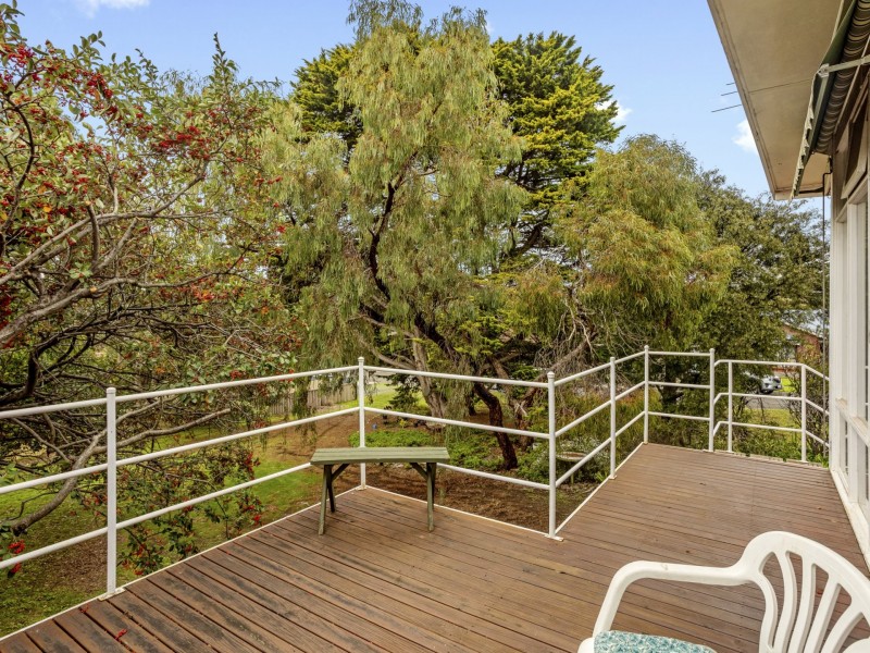 10 Coorong Crescent, Encounter Bay SA 5211