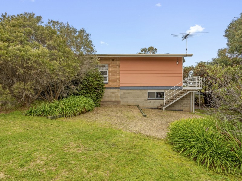 10 Coorong Crescent, Encounter Bay SA 5211
