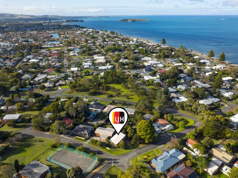 10 Coorong Crescent, Encounter Bay SA 5211