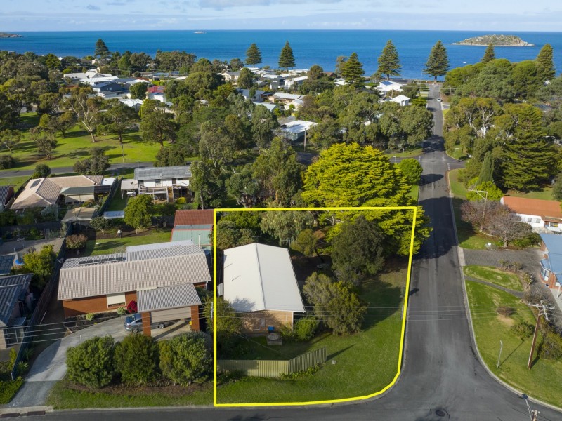 10 Coorong Crescent, Encounter Bay SA 5211