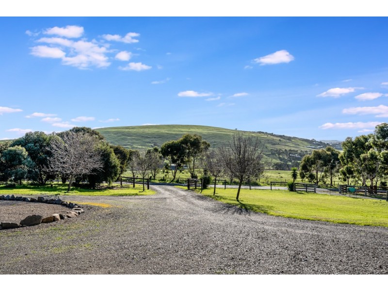 12 Swains Crossing Road, Victor Harbor SA 5211