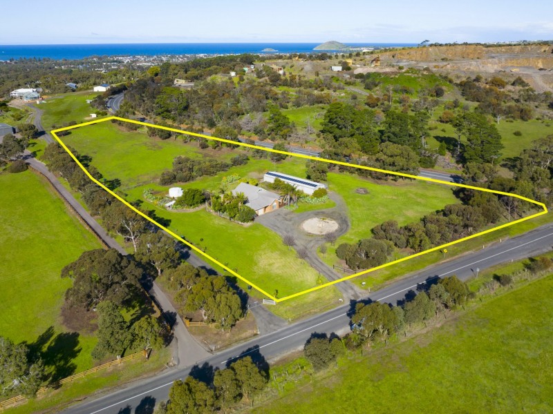 12 Swains Crossing Road, Victor Harbor SA 5211