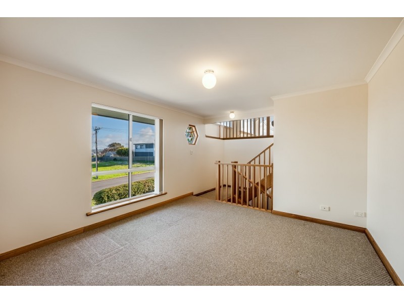 6 Donegal Street, Mccracken SA 5211