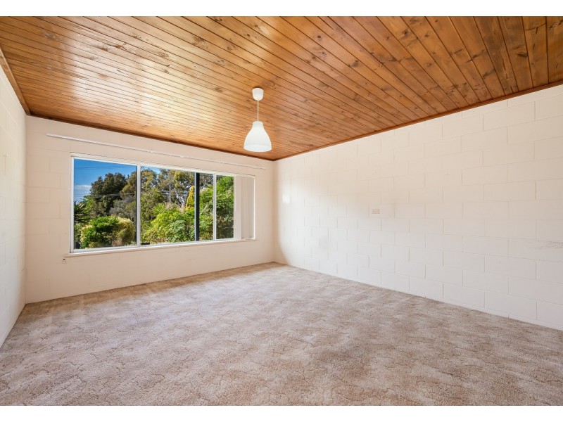 21 Swain Road, Victor Harbor SA 5211