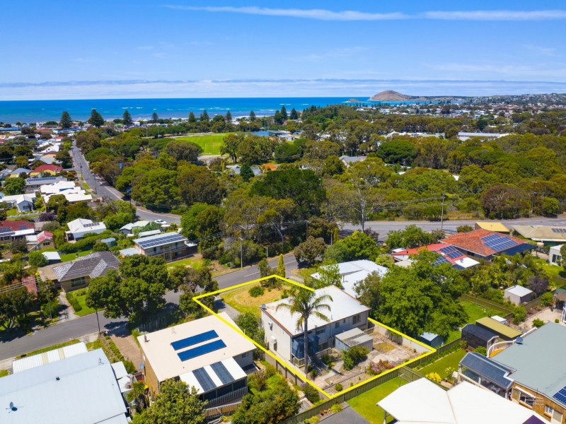 21 Swain Road, Victor Harbor SA 5211