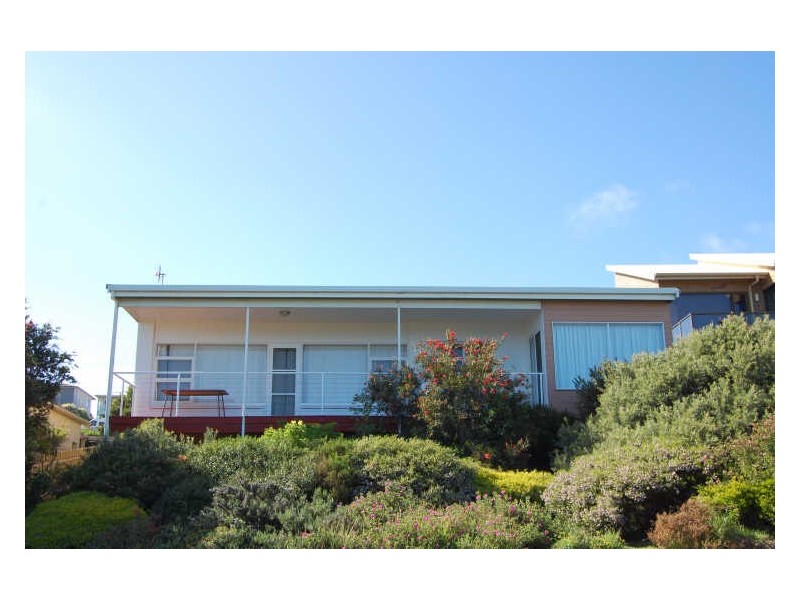 17 The Crescent, Victor Harbor SA 5211