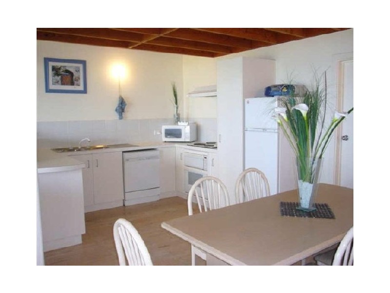 1/16 Flinders Parade, Victor Harbor SA 5211