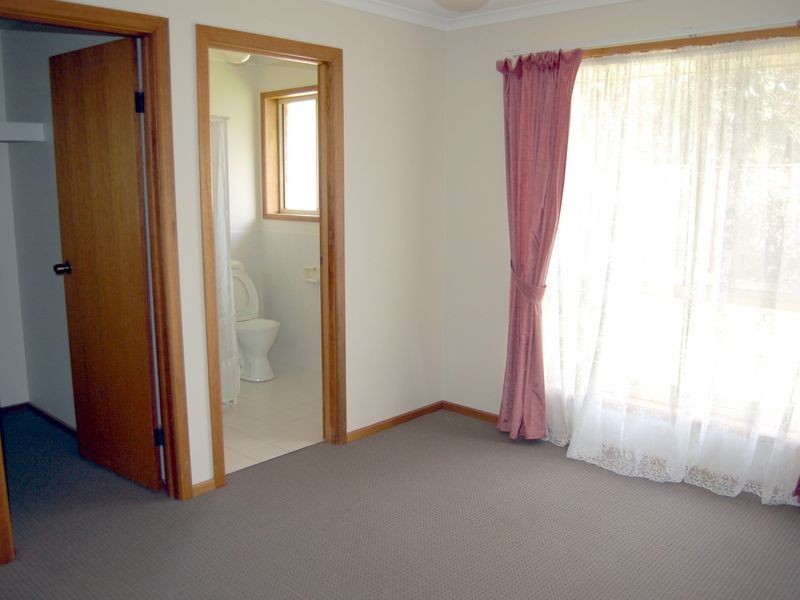 18 Matthew Flinders Drive, Encounter Bay SA 5211