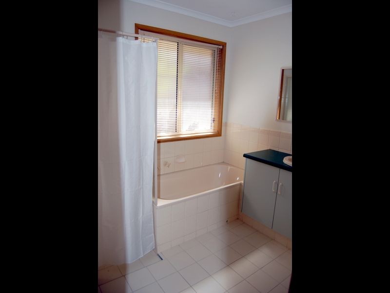 18 Matthew Flinders Drive, Encounter Bay SA 5211