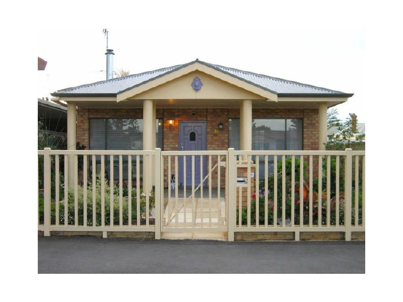 31 Victoria Street, Victor Harbor SA 5211