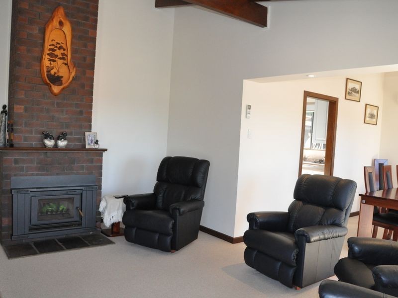 8 Edzell Road, Victor Harbor SA 5211