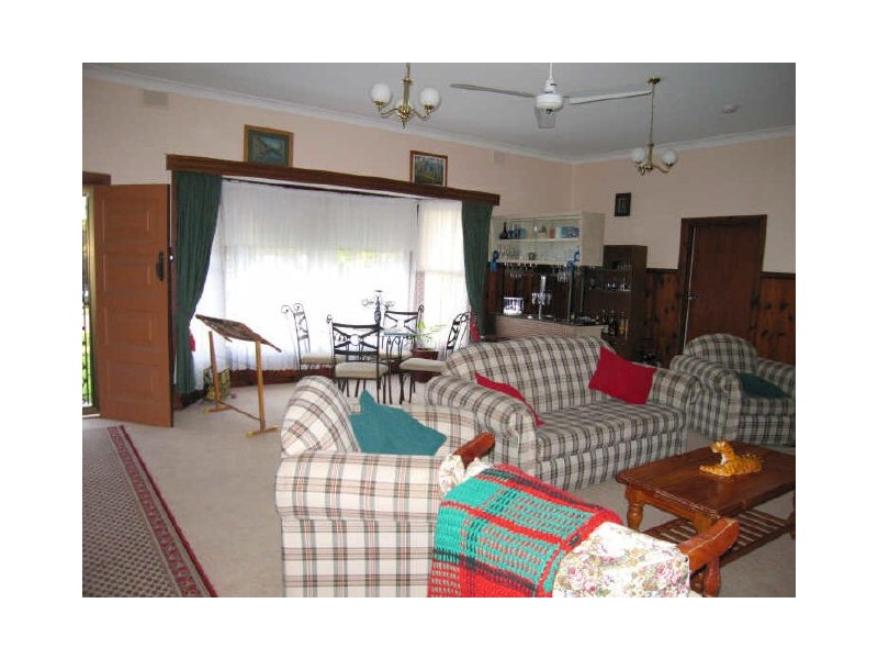 22 The Parkway, Victor Harbor SA 5211