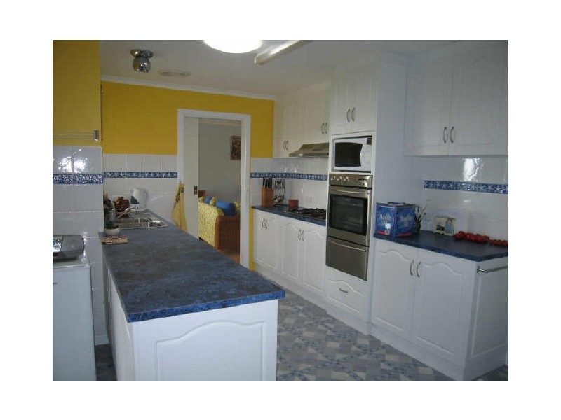 34 White Crescent, Encounter Bay SA 5211