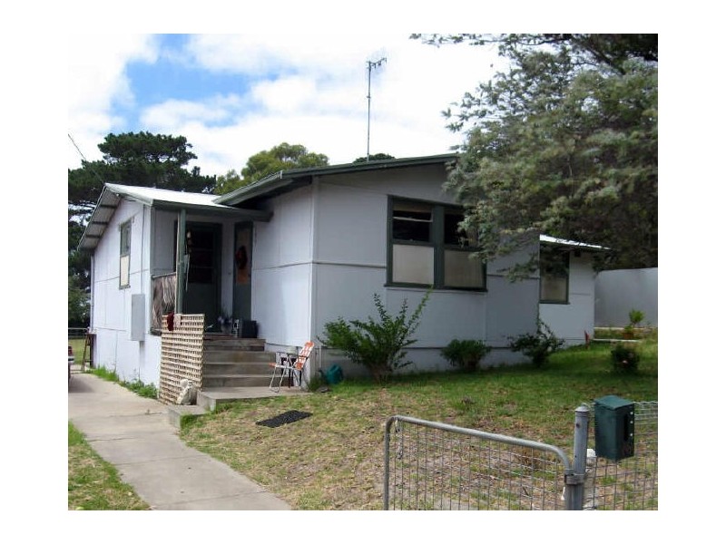 18 Surrey Avenue, Victor Harbor SA 5211
