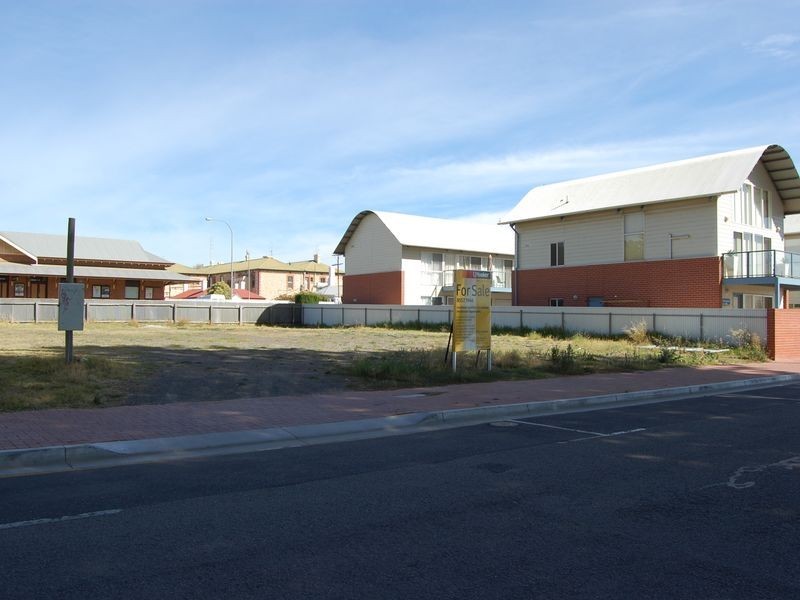 13-15 Flinders Parade, Victor Harbor SA 5211