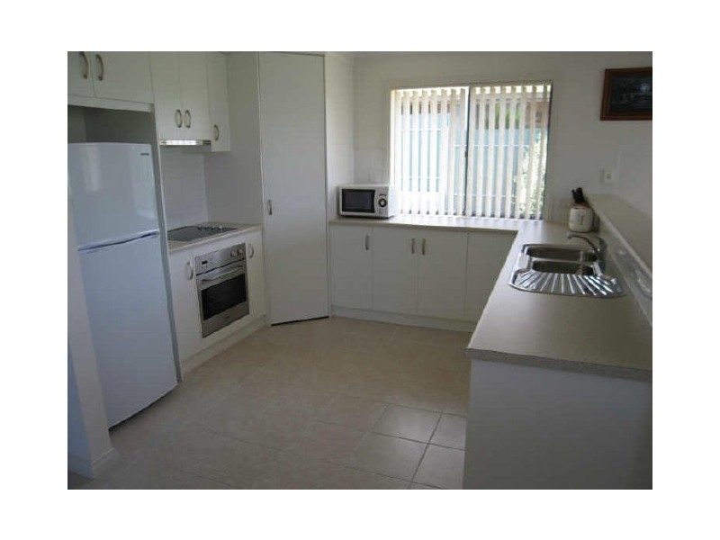 16 Tripp Street, Encounter Bay SA 5211