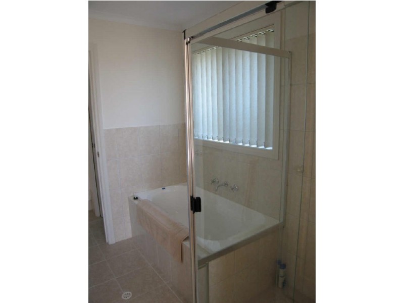 16 Tripp Street, Encounter Bay SA 5211