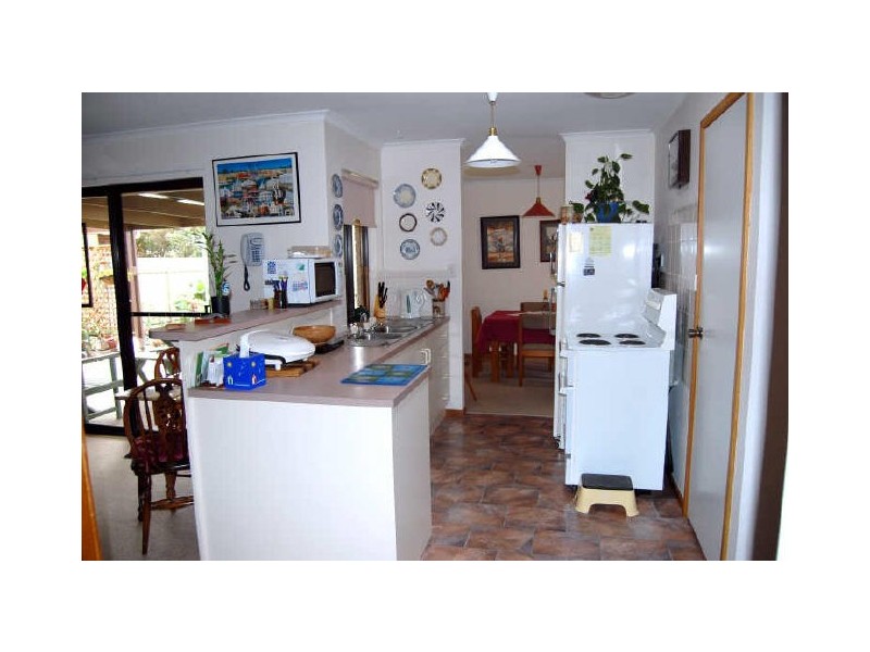 1 Dolphin Avenue, Encounter Bay SA 5211