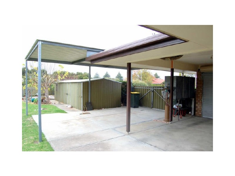 1 Dolphin Avenue, Encounter Bay SA 5211