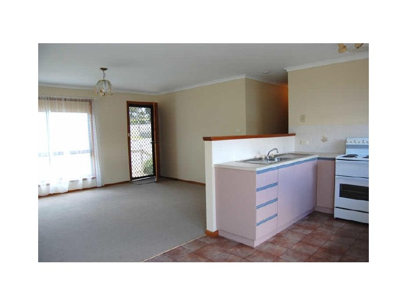 8 Manly Grove, Hayborough SA 5211