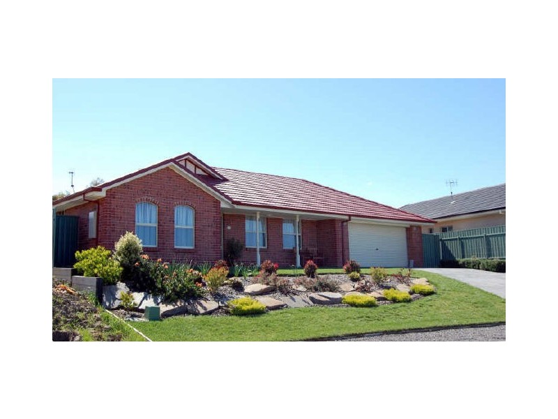 32 Tripp Street, Encounter Bay SA 5211