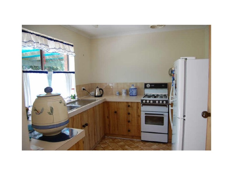 18 James Avenue, Victor Harbor SA 5211