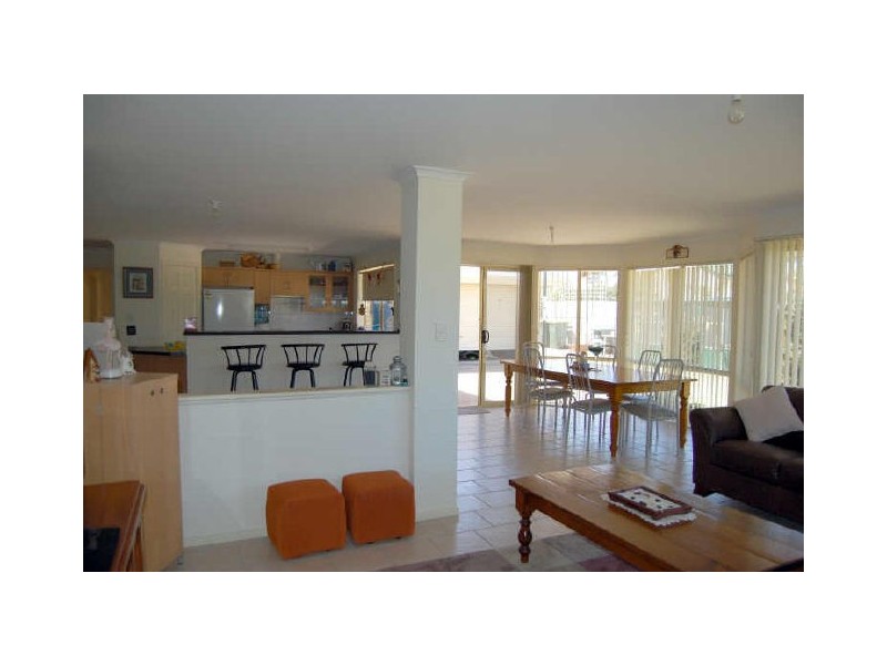 18 George Main Road, Encounter Bay SA 5211