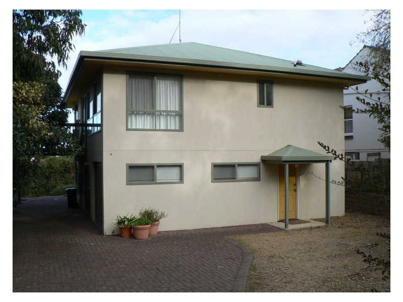 18 Field Avenue, Victor Harbor SA 5211