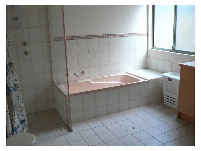 18 Field Avenue, Victor Harbor SA 5211