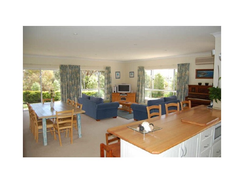 17 Ridge Avenue, Encounter Bay SA 5211