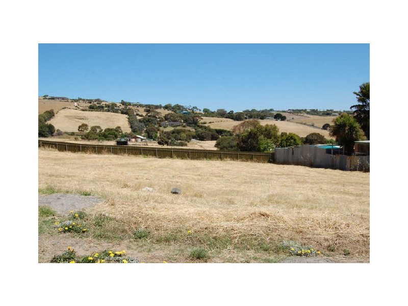 21 White Crescent, Encounter Bay SA 5211