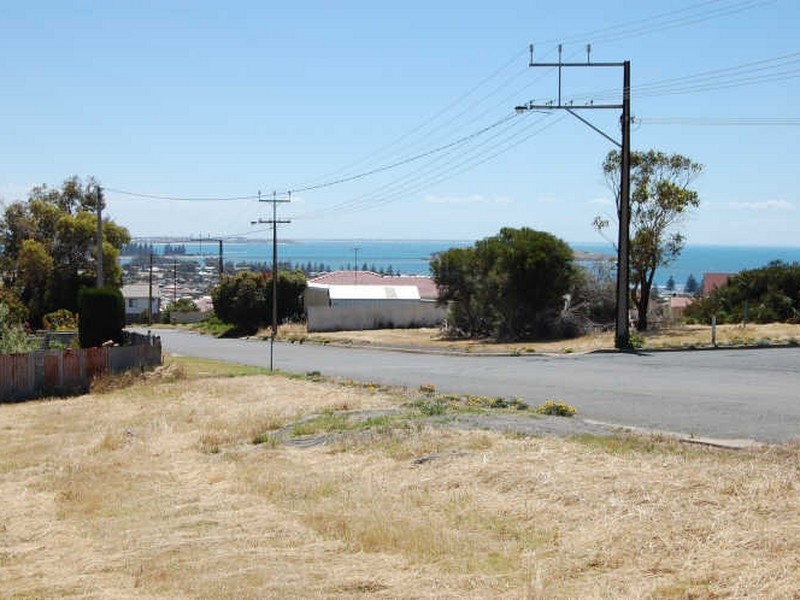 23 White Crescent, Encounter Bay SA 5211