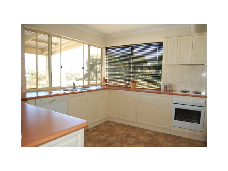 9 Lawson Street, Victor Harbor SA 5211