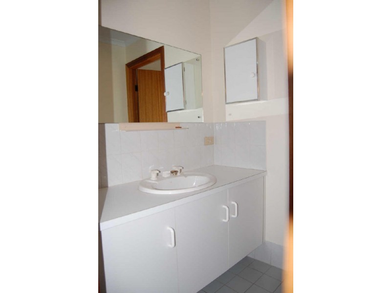 6/11 Acraman Street, Victor Harbor SA 5211