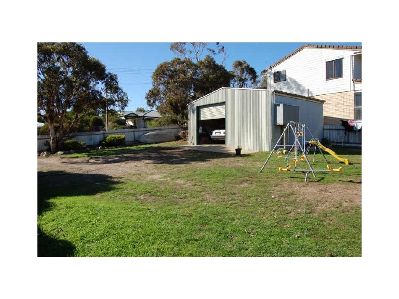 15 James Avenue, Victor Harbor SA 5211