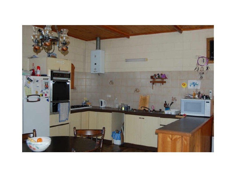 15 James Avenue, Victor Harbor SA 5211