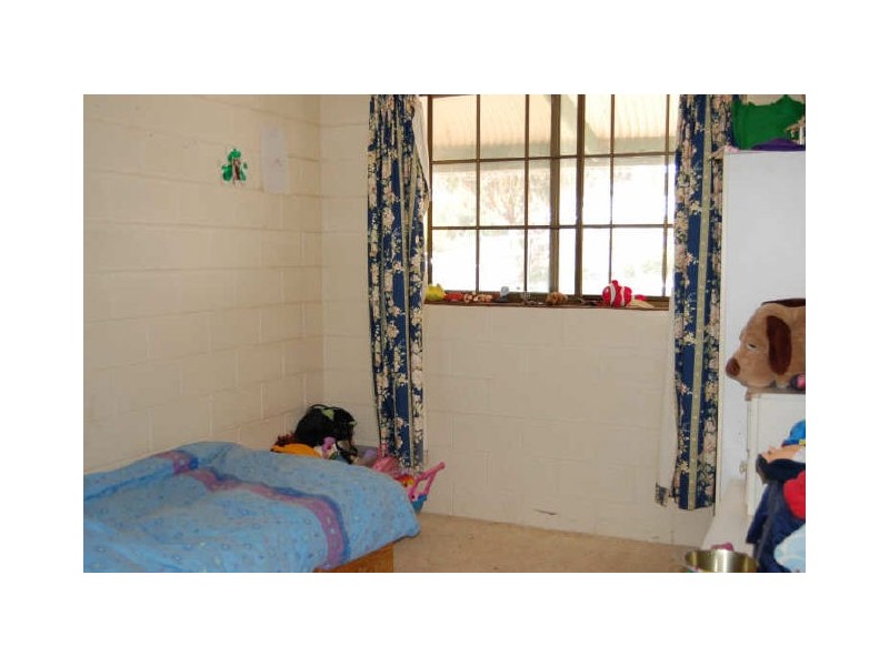 15 James Avenue, Victor Harbor SA 5211