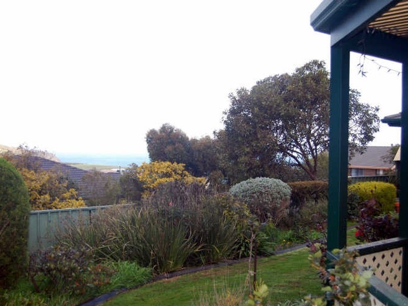 32 Southern Right Cres, Encounter Bay SA 5211