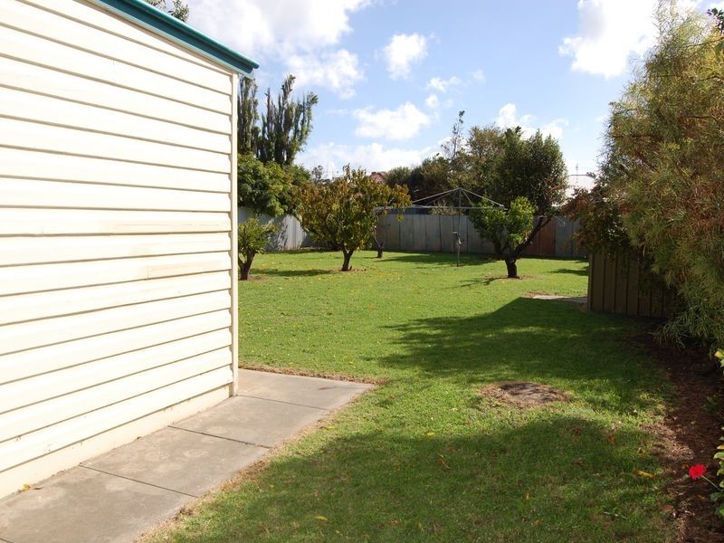 11 Lindsay Street, Victor Harbor SA 5211