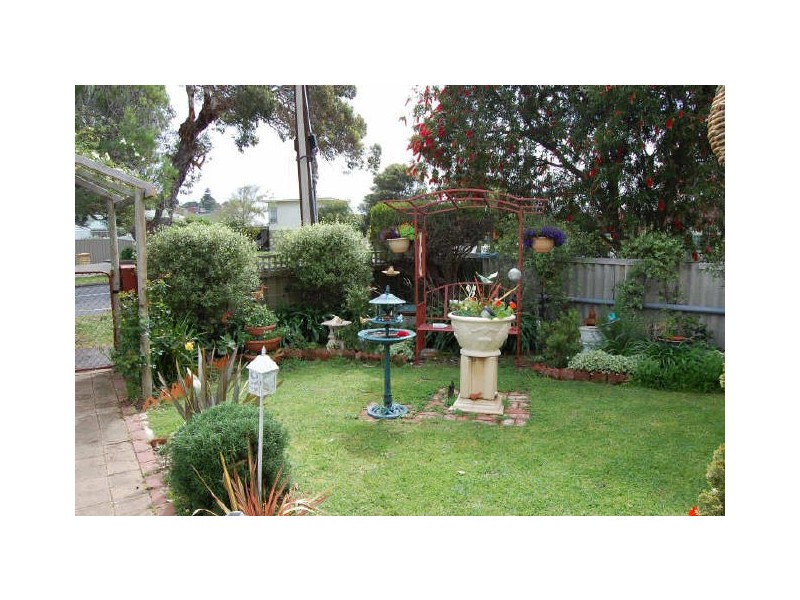6 Leworthy Street, Victor Harbor SA 5211