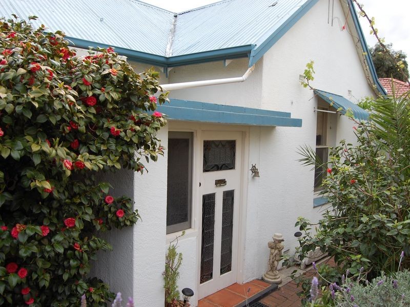 11 Leworthy Street, Victor Harbor SA 5211