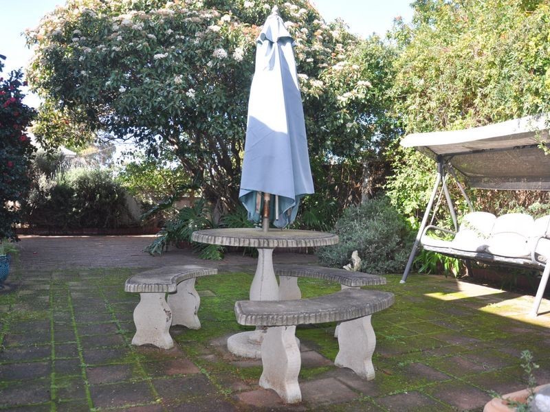 11 Leworthy Street, Victor Harbor SA 5211