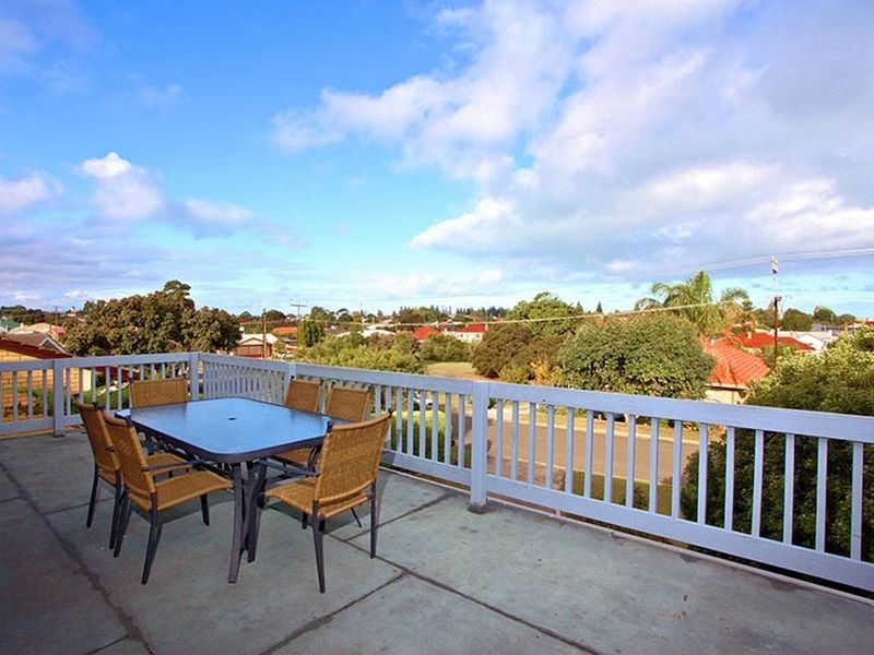 17 Swain Road, Victor Harbor SA 5211